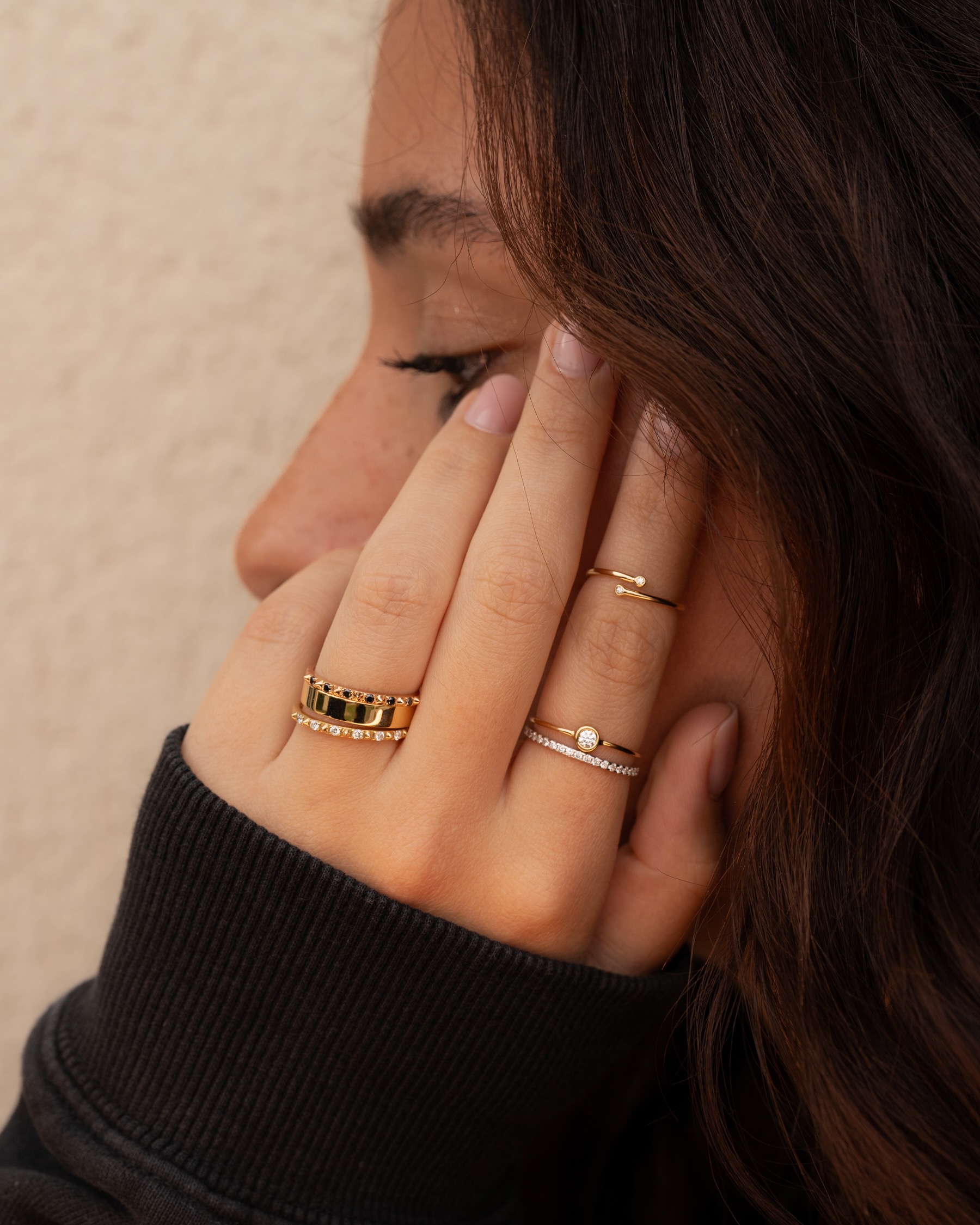 bague alliance or diamants évidence demi tour aupiho joaillerie bague alliance or diamants évidence demi tour aupiho joaillerie