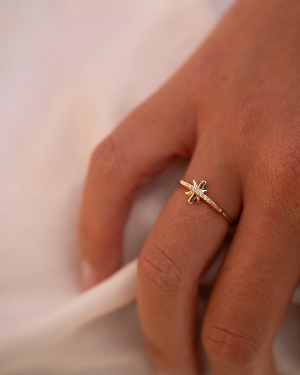 bague croix or rose et or blanc diamants blancs or recyclé 18 carats obsession aupiho joaillerie bague croix or rose et or blanc diamants blancs or recyclé 18 carats obsession aupiho joaillerie