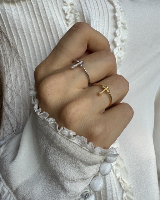 bagues-croix-or-blanc-et-jaune-romy-aupiho-joaillerie Bague croix Romy - Diamants bagues croix or blanc et jaune romy aupiho joaillerie