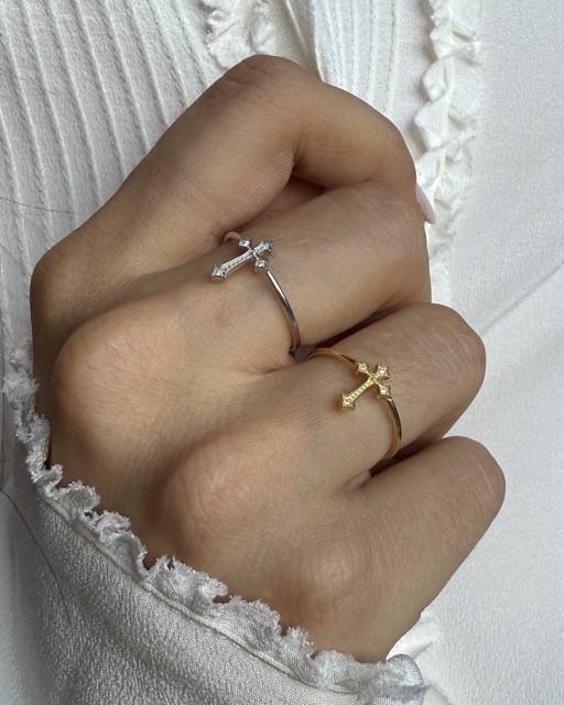 bagues-croix-or-recyclé-romy-aupiho-joaillerie bagues-croix-or-recyclé-romy-aupiho-joaillerie