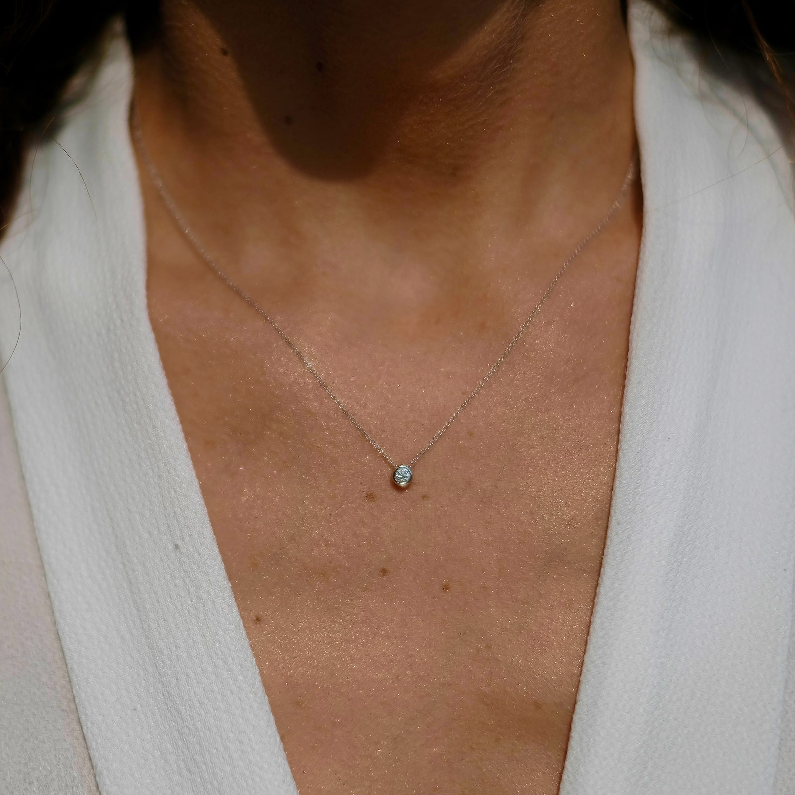 collier solitaire or blanc et diamant blanc or recyclé 18 carats aupiho joaillerie