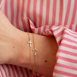 bracelet croix en or illusion or jaune aupiho joaillerie