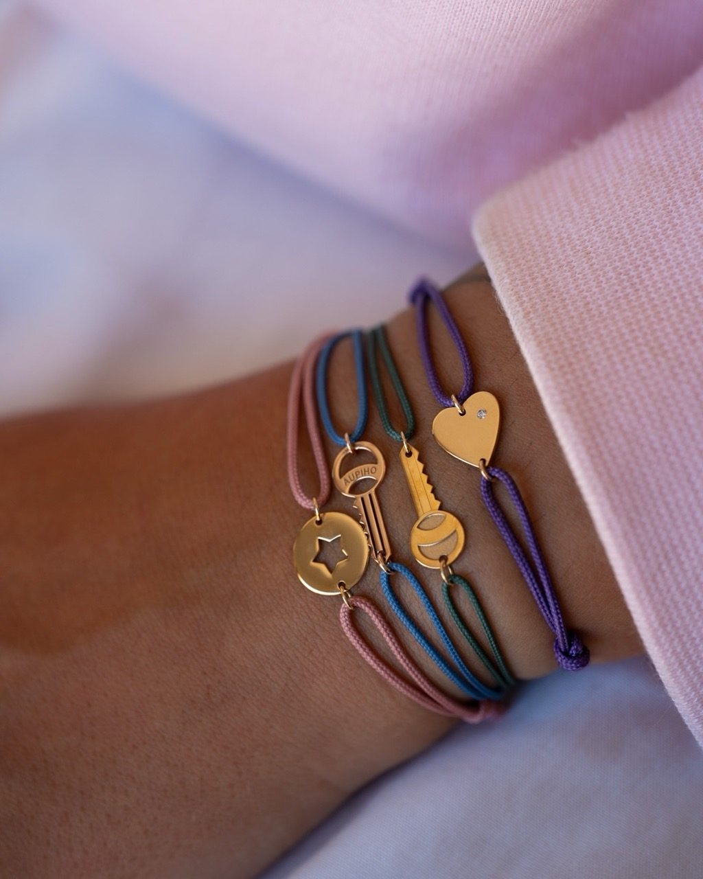 bracelet cordon clé médaille étoile coeur or recyclé 18 carats aupiho joaillerie bracelet cordon clé médaille étoile coeur or recyclé 18 carats aupiho joaillerie