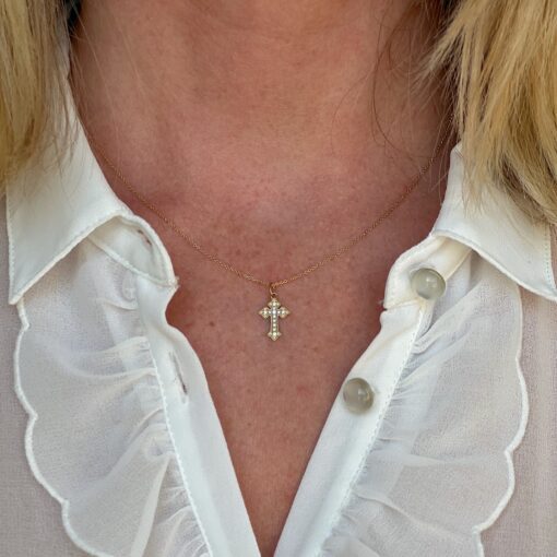 collier croix romy pavée diamants or recyclé jaune aupiho joaillerie