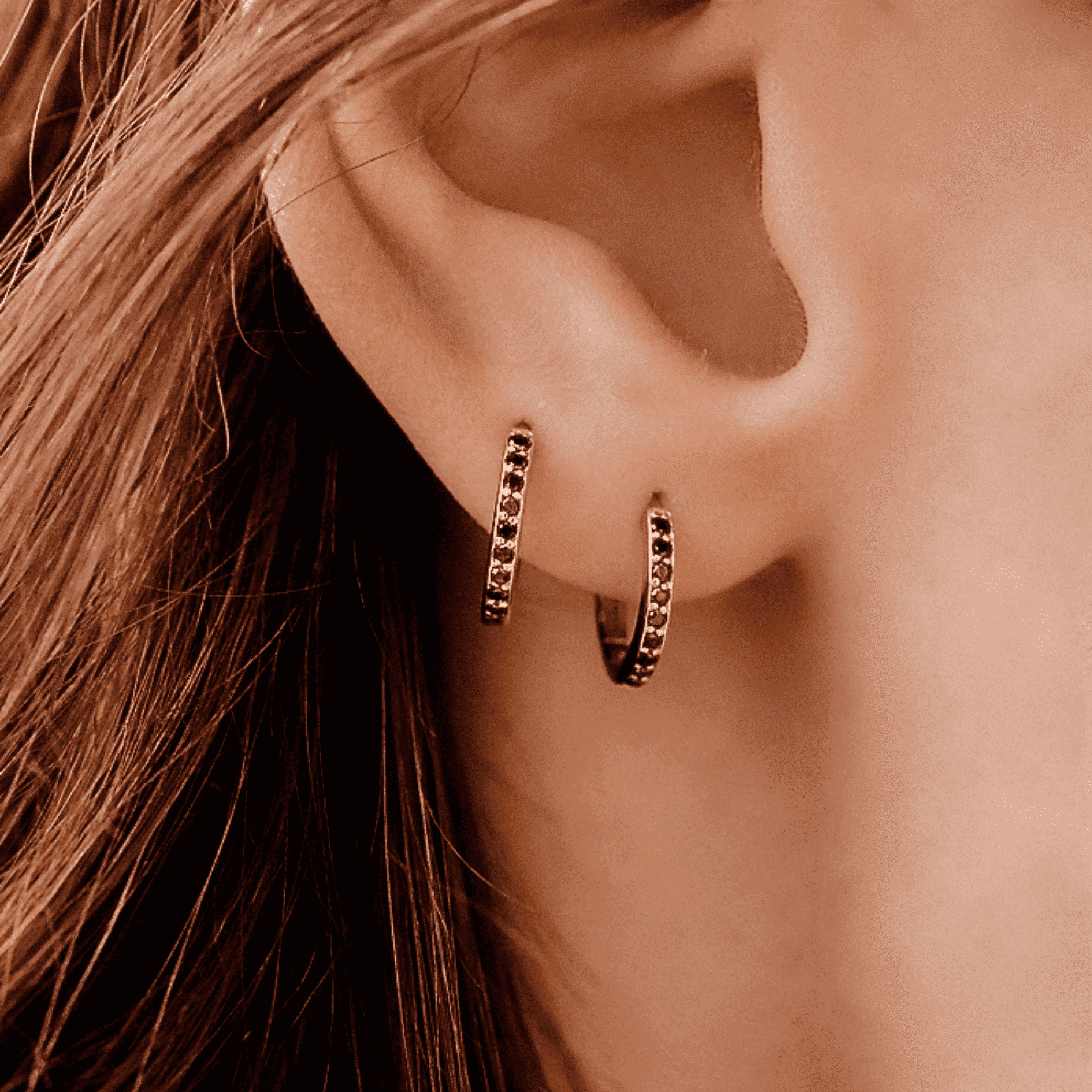 boucles d'oreille créole or rose et diamants noirs or recyclé 18 carats aupiho joaillerie