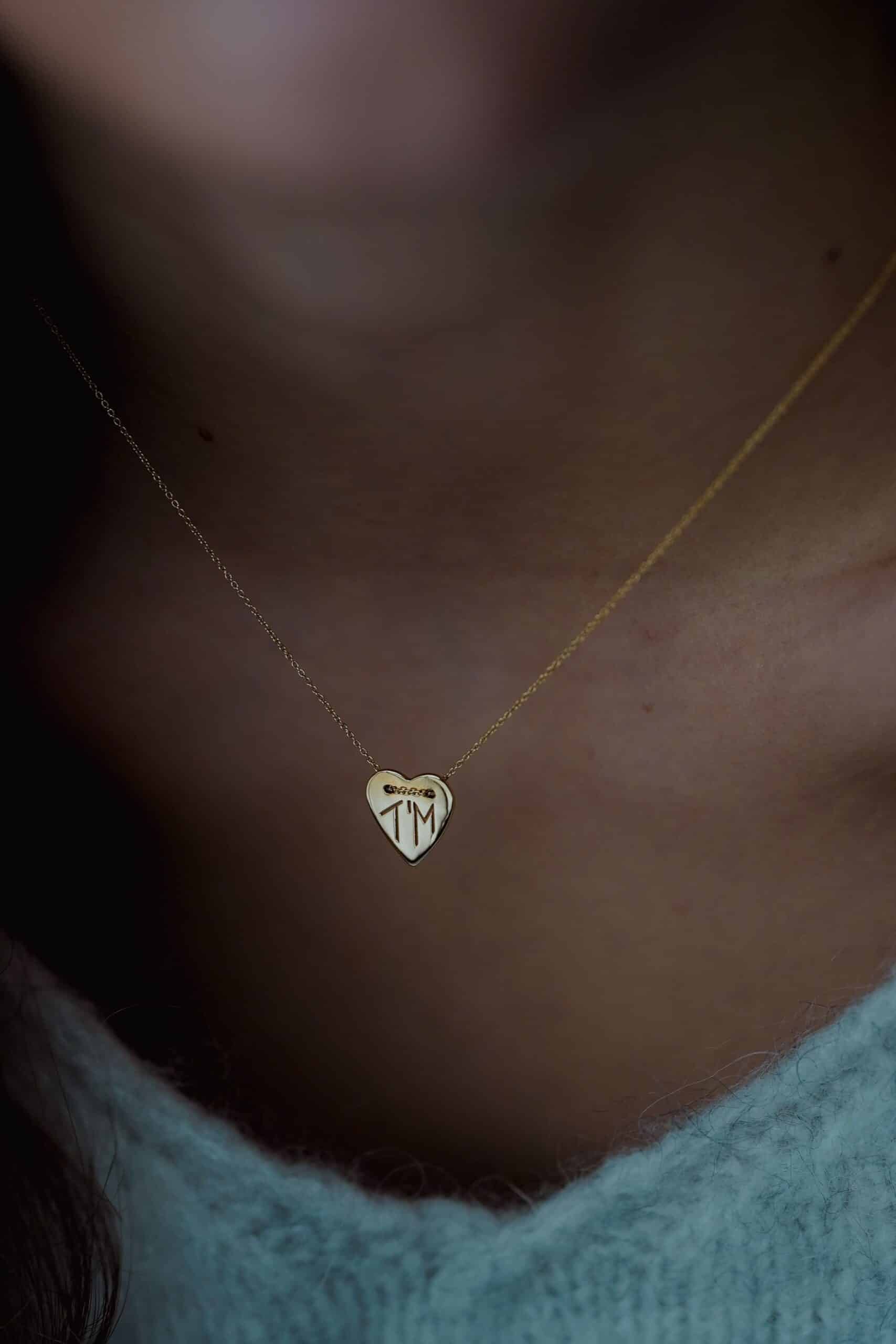 collier coeur or jaune or recyclé 18 carats aupiho joaillerie collier coeur or jaune or recyclé 18 carats aupiho joaillerie