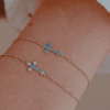 bracelet fine chaîne or 18 carats recyclé croix diamants