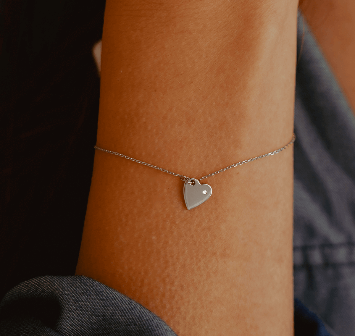 bracelet coeur chaine fine or jaune et diamant blanc or recyclé 18 carats aupiho joaillerie