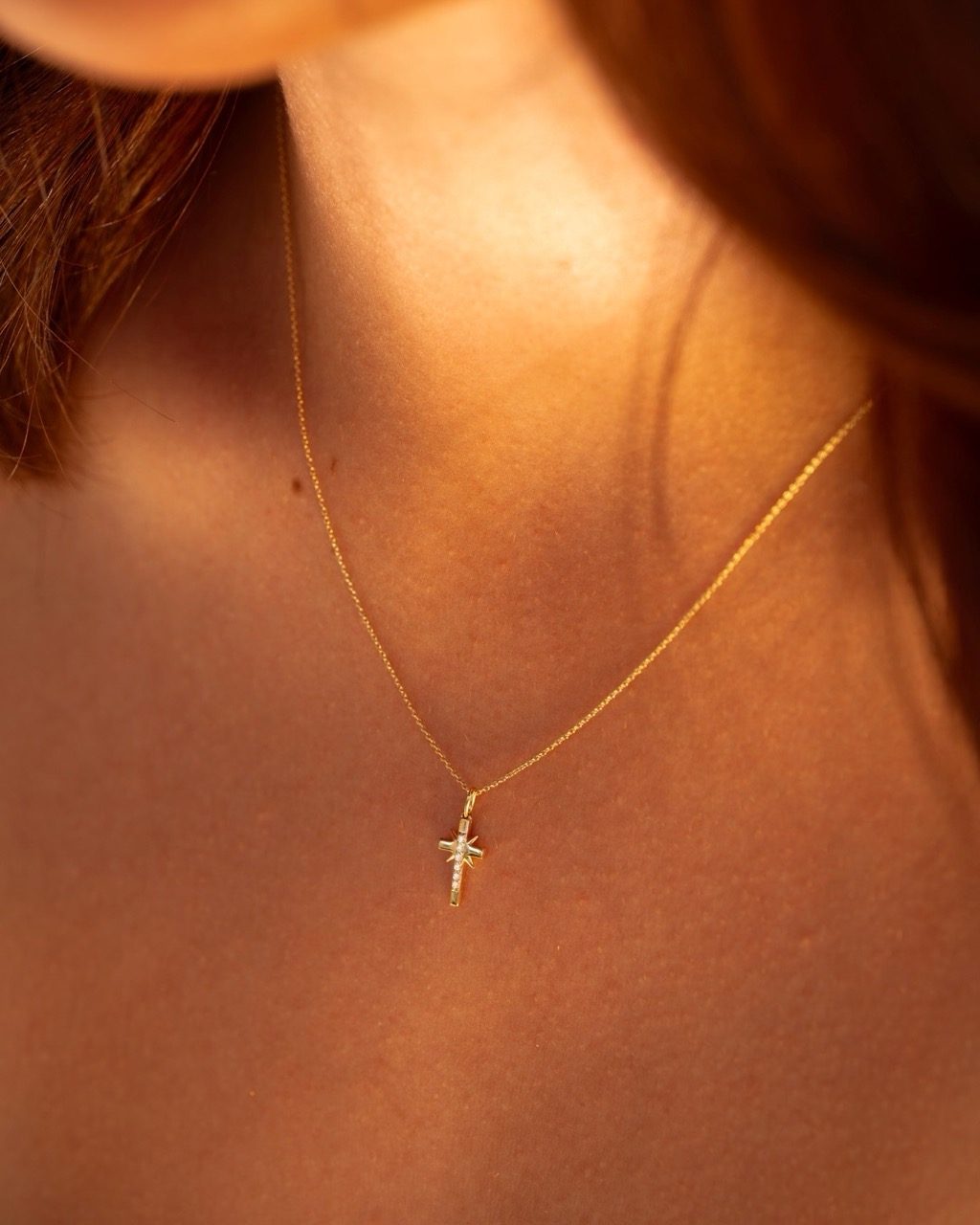 collier croix or jaune et diamants blancs or recyclé 18 carats obsession aupiho joaillerie collier croix or jaune et diamants blancs or recyclé 18 carats obsession aupiho joaillerie