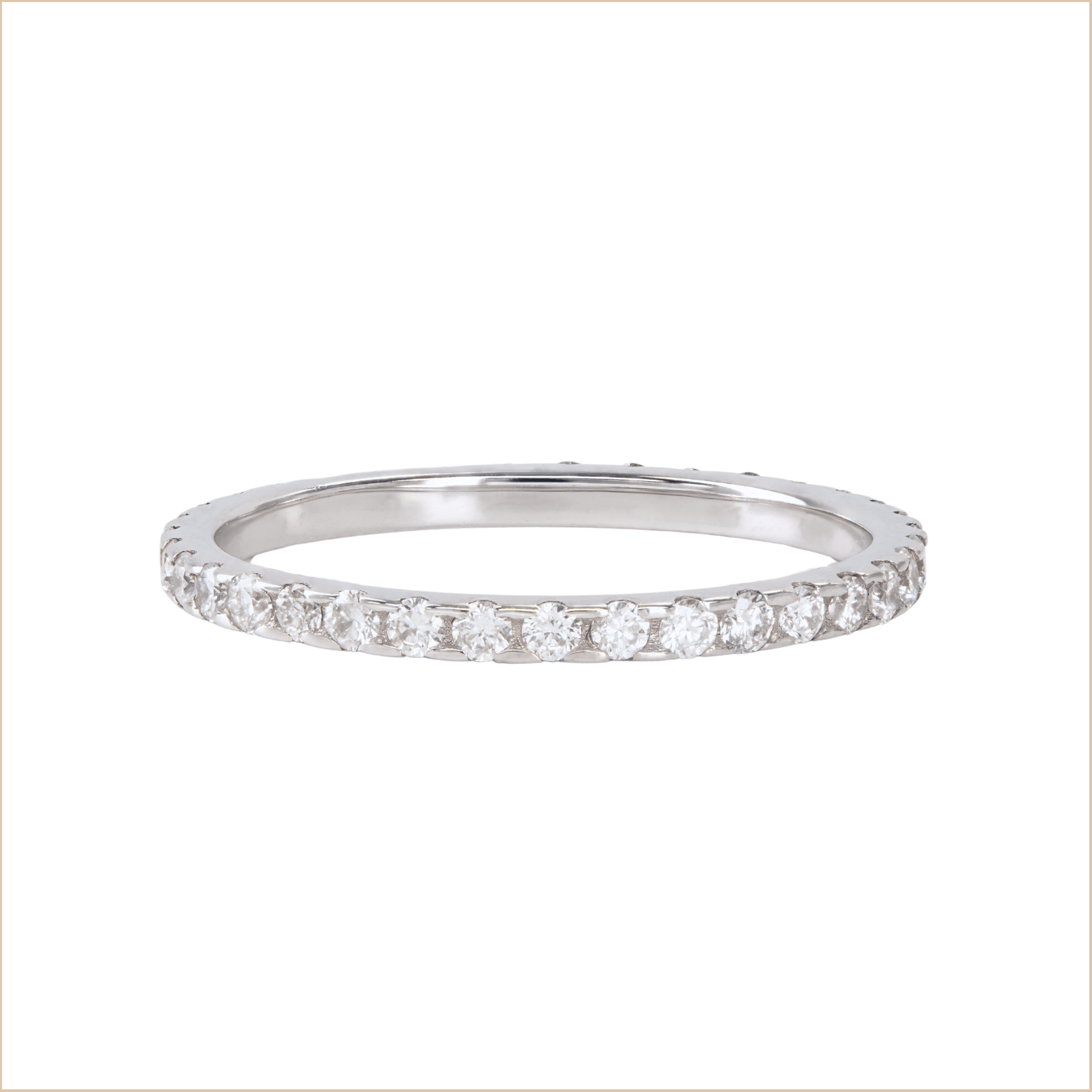 bague-alliance-diamants-éternité-tour-complet-or-blanc-aupiho-joaillerie bague alliance diamants éternité or 18 carats recyclé aupiho