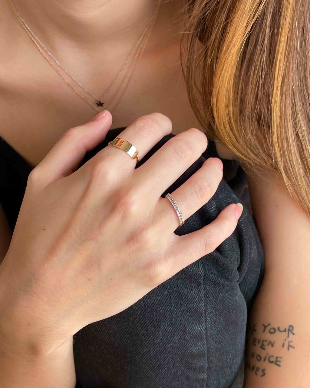 bague-ruban-en-or-18-carats-et-diamant-mia-aupiho-joaillerie - Grande bague-ruban-en-or-18-carats-et-diamant-mia-aupiho-joaillerie