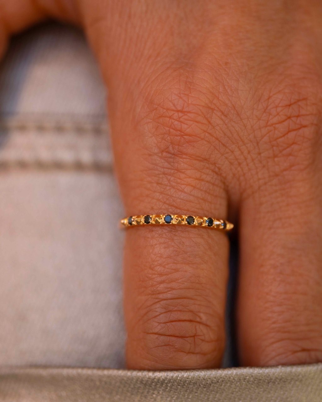 bague-rockme-diamantsnoirs-orrose-18k-aupiho-joaillerie.jpeg 2 bague rock me diamants blancs or rose 18 carats recyclé aupiho joaillerie