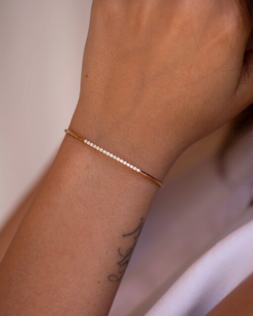 bracelet jonc or jaune et diamants blancs or recyclé 18 carats glam aupiho joaillerie