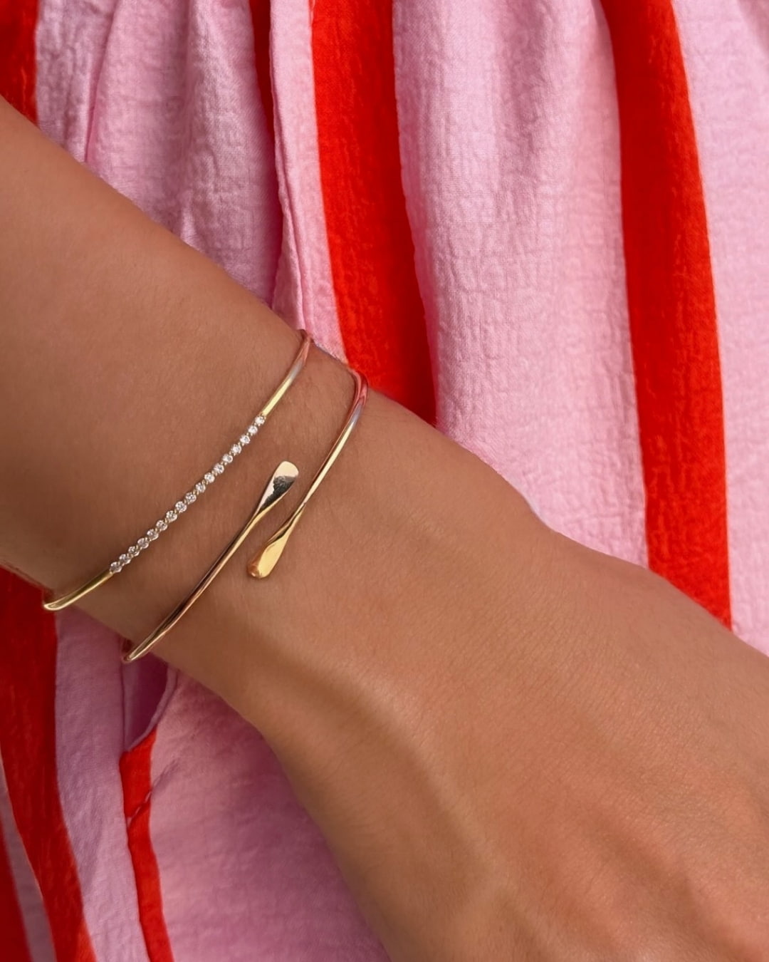 bracelet-jonc-or-18-carats-diamants-glam-aupiho-joaillerie