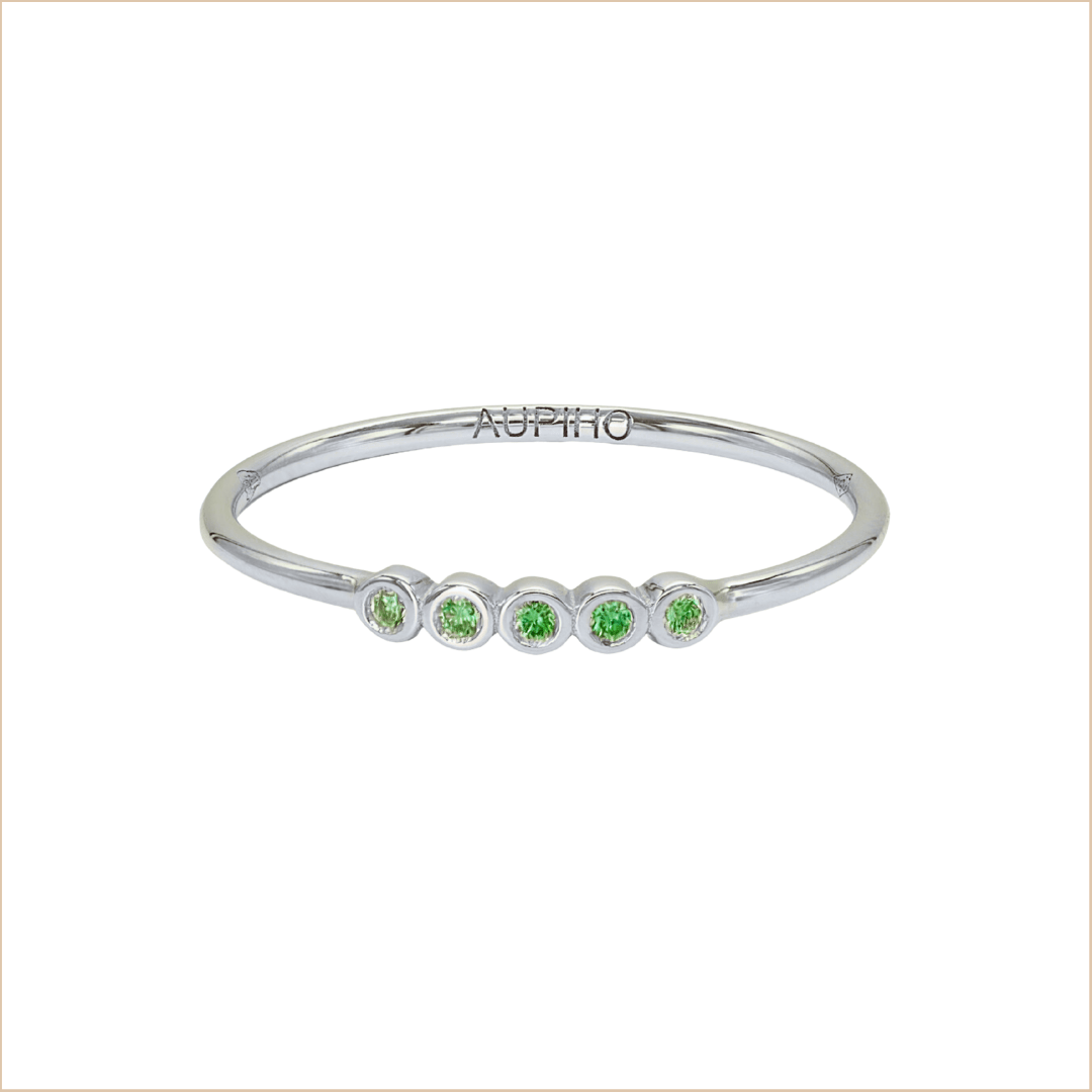 Bague-fine-tsavorites-vertes-orblanc-ines-aupiho-joaillerie