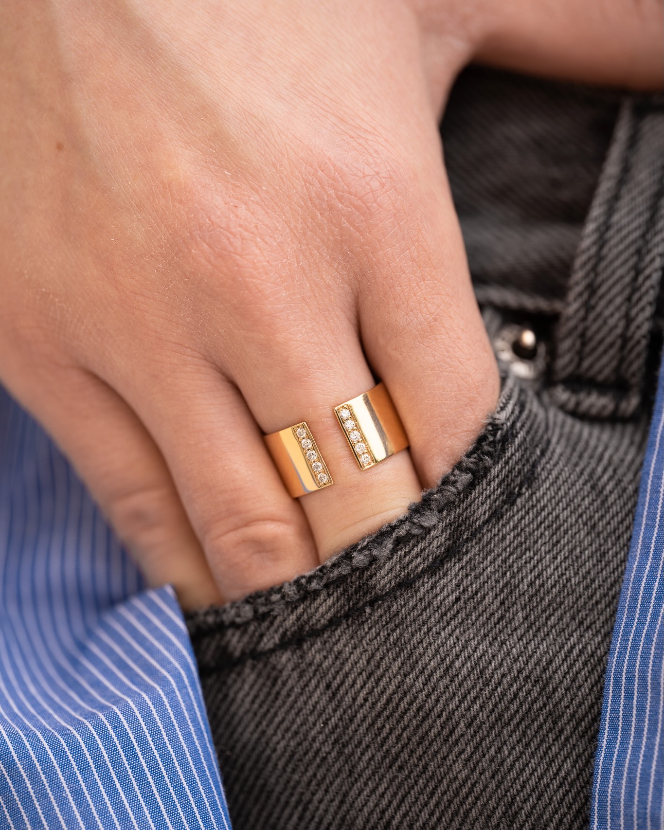 bague large or et diamants Alexa or jaune diamants blancs aupiho joaillerie