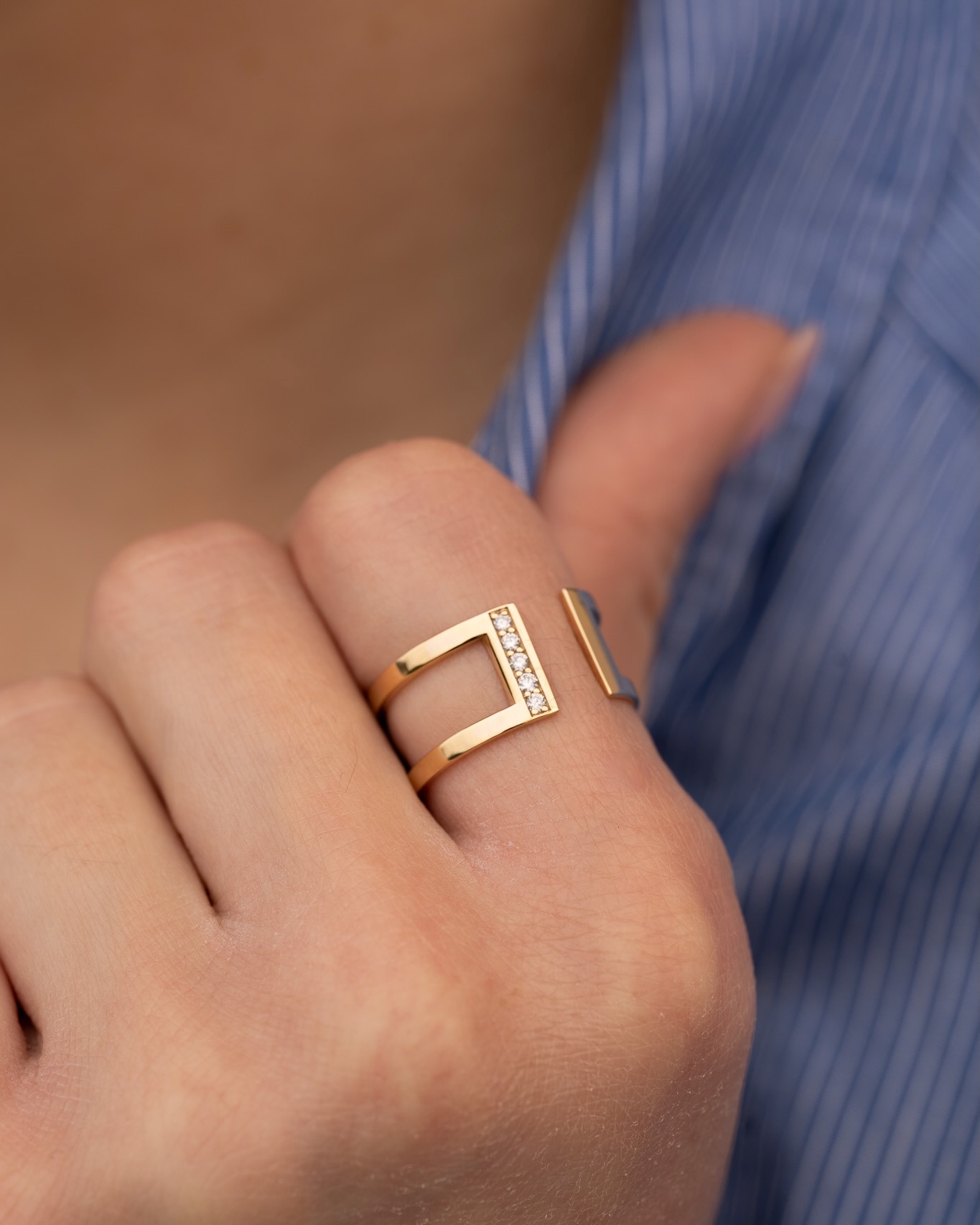 bague-large-or-et-diamants-anna-aupiho-joaillerie bague large or et diamants Anna or jaune aupiho joaillerie