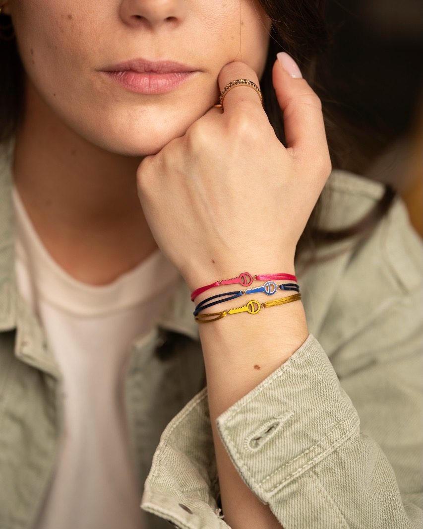 bracelet-cordon-clé-laque-or-jaune-aupiho-joaillerie bracelet cordon clé laque or jaune colors aupiho joaillerie