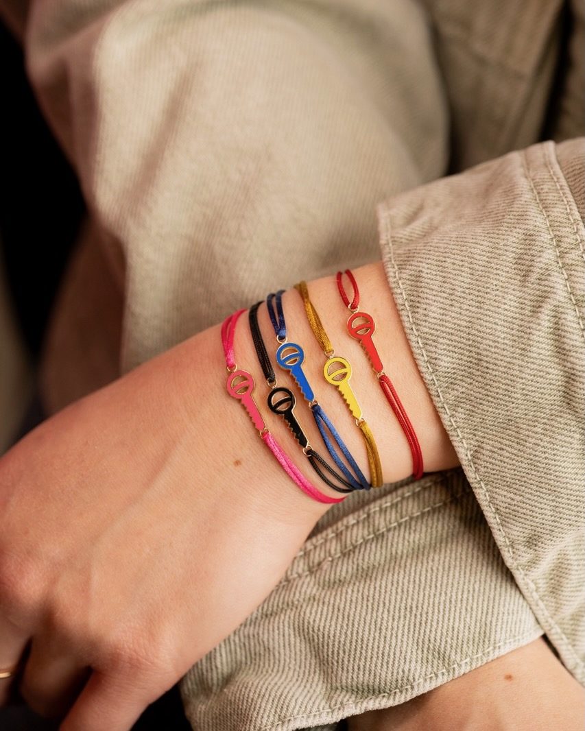 bracelet-cordon-clé-laque-or-jaune-colors-aupiho-joaillerie bracelet cordon clé laque or jaune colors aupiho joaillerie