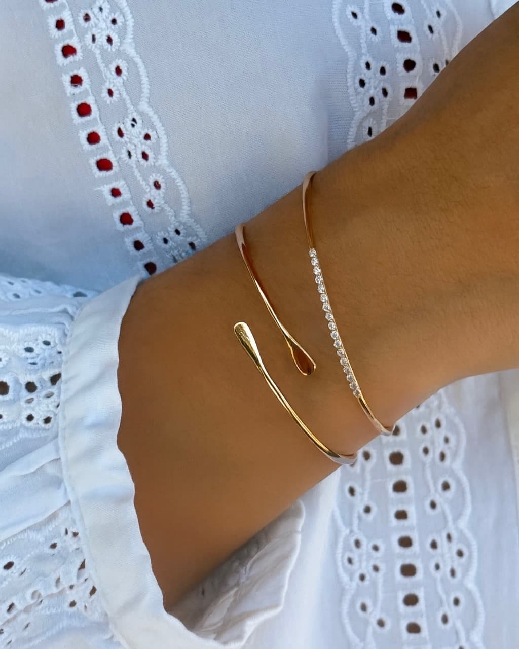 Bracelet-jonc-flexible-en-or-jaune-double-jeu-aupiho-joaillerie